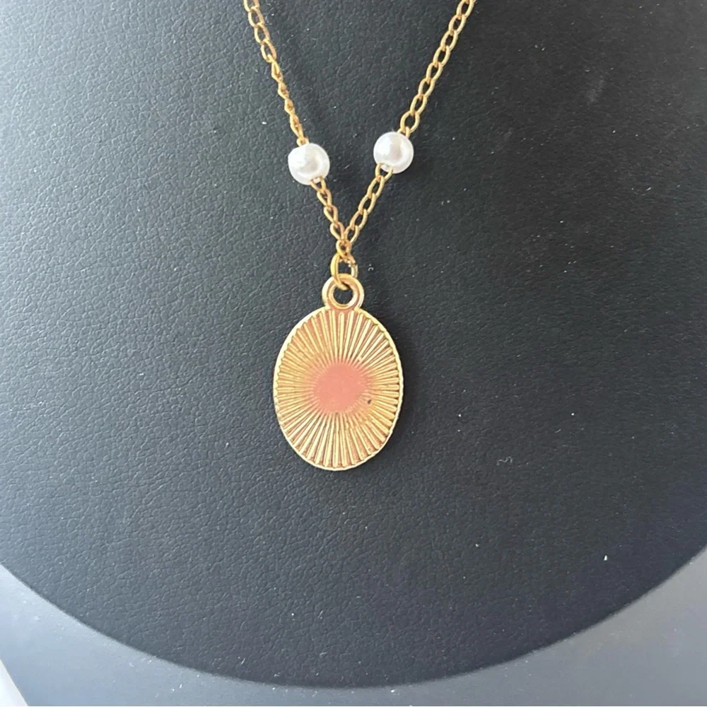 Gold‎ and Pink Floral Pendant Necklace